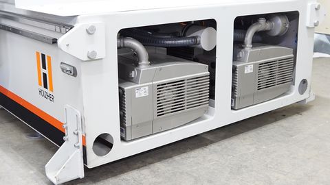 Pompe per vuoto integrate nelle DYNESTIC 7505 e 7507 Le pompe per vuoto integrate nel telaio della macchina liberano spazio