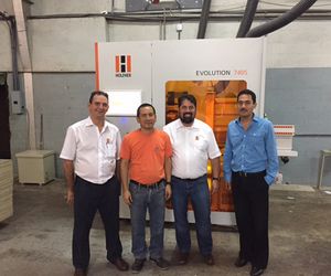 Cliente di riferimento HOLZ-HER a Panama con la macchina verticale CNC Evolution 7405