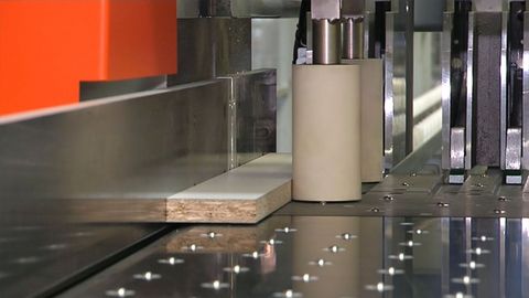 Accostatore a doppio lato (programmabile) - per tempi ciclo brevi